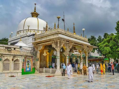 Khairat Lene Aa Gaye Mangte Tumhare Khwaja Lyrics | Manqabat E Gharib Nawaz