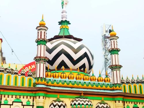 हिफ़्ज़-ए-मरातिब मर्द-ए-क़लंदर मेरे आला हज़रत हैं / Hifz-e-Maratib Mard-e-Qalandar Mere Ala Hazrat Hain